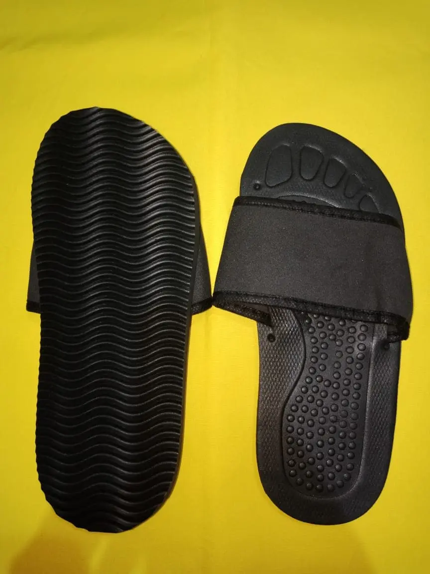 sandal hotel spon 8mm polos warna hitam
