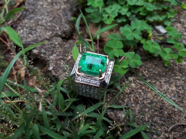 Gambar Natural Green Quartz QTZ007 Rasa Zamrud Columbia Ikatan Mewah dari CNC phoneshop Kota Administrasi Jakarta Pusat Tokopedia