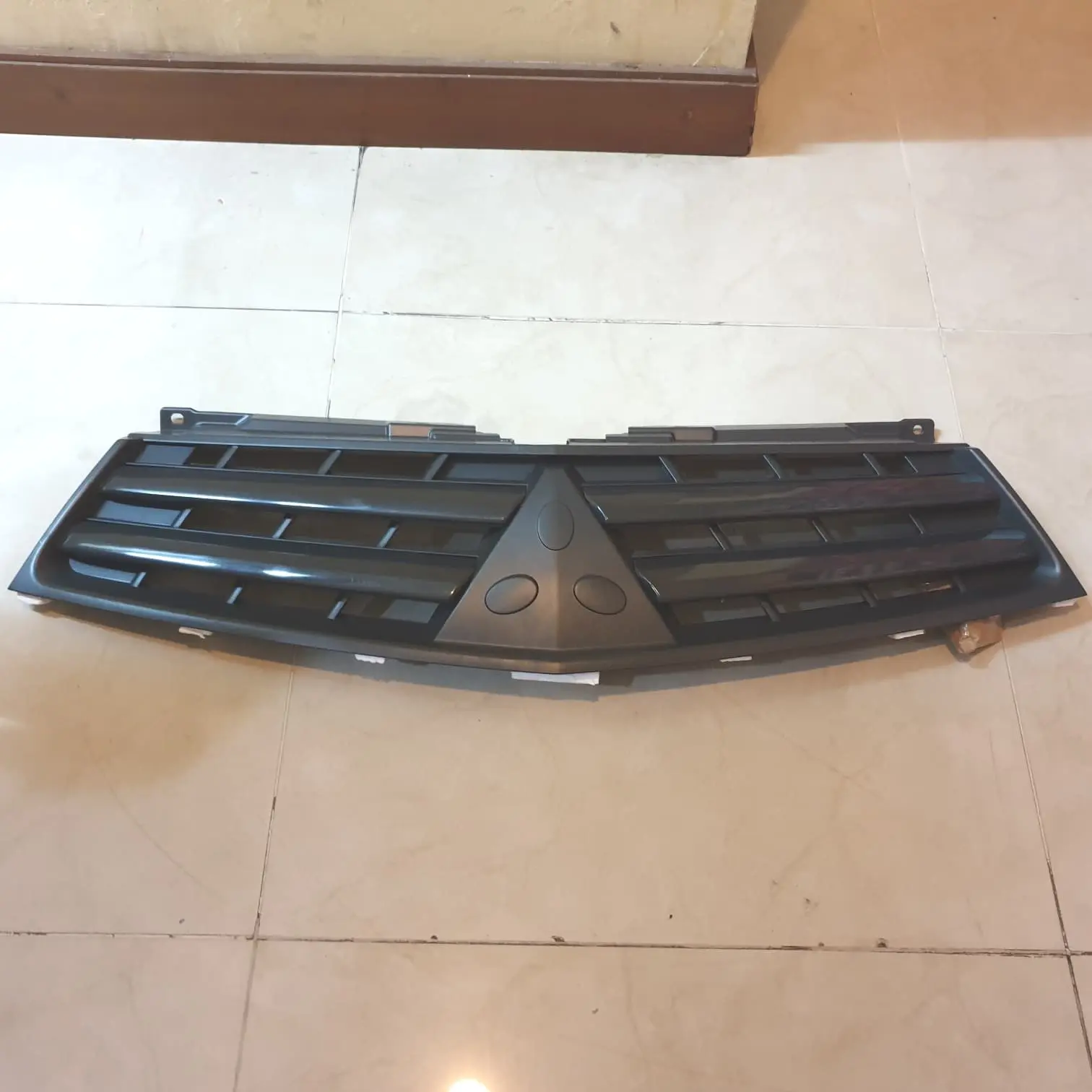 Grill Black Mitsubishi Strada Triton Garis 2