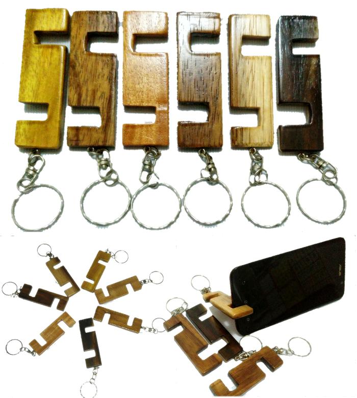 Gambar Stand hp kayu dudukan hp wooden smartphone key chain handphone dari CV. Sangkayu Kota Banjar Tokopedia