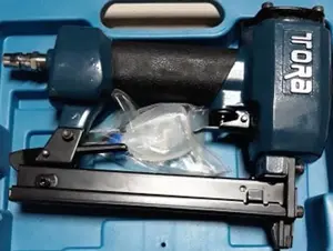 STAPLES ANGIN F30 LURUS TORA / ALAT TEMBAK PAKU / AIR NAILER GUN