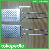 Gambar Parutan Keju Bahan Stainless Steel Multifungsi dari Suryaguna Store Kab. Tulungagung 2 Tokopedia
