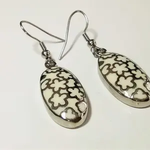 VeE Anting Wanita Titanium batu Giok Putih Lonjong