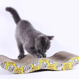 mainan garukan karton kucing bergelombang (free catnip)