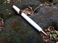 Gambar Pena Mewah Monte Mount MM002 White Rose Gold With Luxury Leather Bag dari CNC phoneshop Kota Administrasi Jakarta Pusat 4 Tokopedia