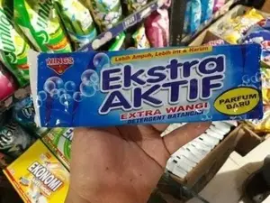 Sabun Detergent Batangan WINGS Extra Aktif Wangi 200g Ekstra Aktif Sabun Cuci Batang Biru