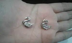 Pendant / Penjepit Liontin Motif Angsa Kombinasi Kristal Kaca (isi 2)