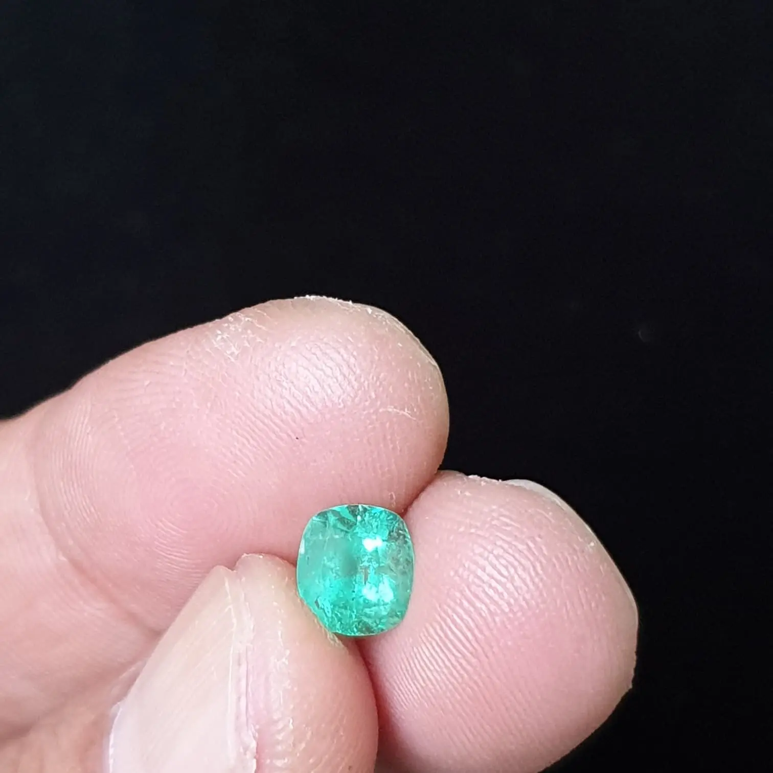 Certified,Good Color,Glowing,Minor Oil 1.31 Ct EMERALD Colombia