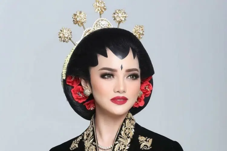 Pidih Tinta Rias Pengantin Adat Tradisional Tari