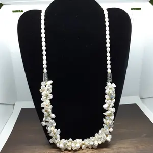 Kalung kerikil mutiara putih