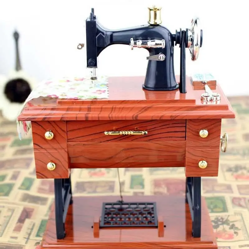 AIBOULLY Musical Box Kotak Musik Bentuk Miniatur Mesin Jahit