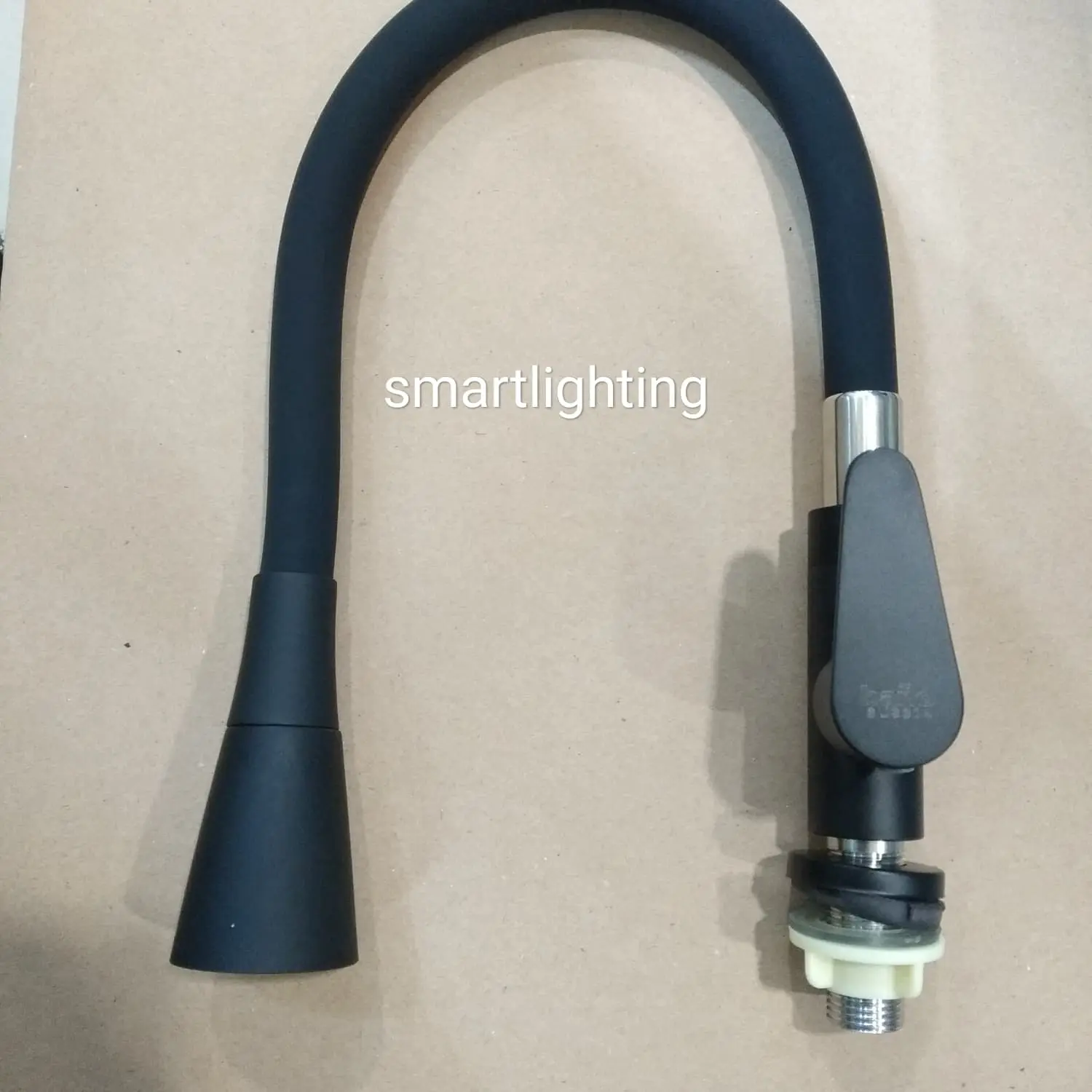 kran angsa flexibel stainless BANO HITAM
