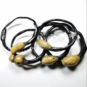 GELANG AKAR BAHAR HITAM PLUS BONGGOL. DIJAMIN ASLI DARI ALAM MADURA