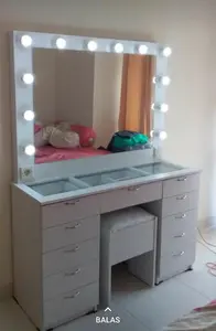 Meja Rias Minimalis terlaris