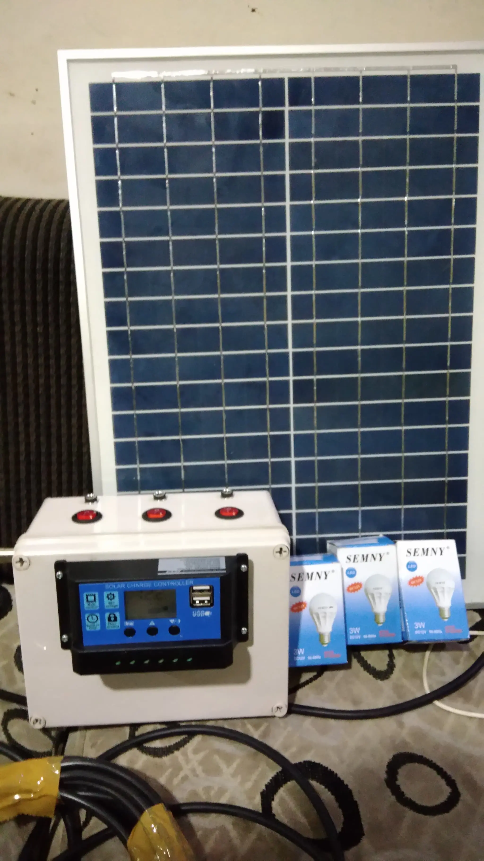 Paket portable Solar Power Home System 220VAC&12v DC 20 Ah 200watt,