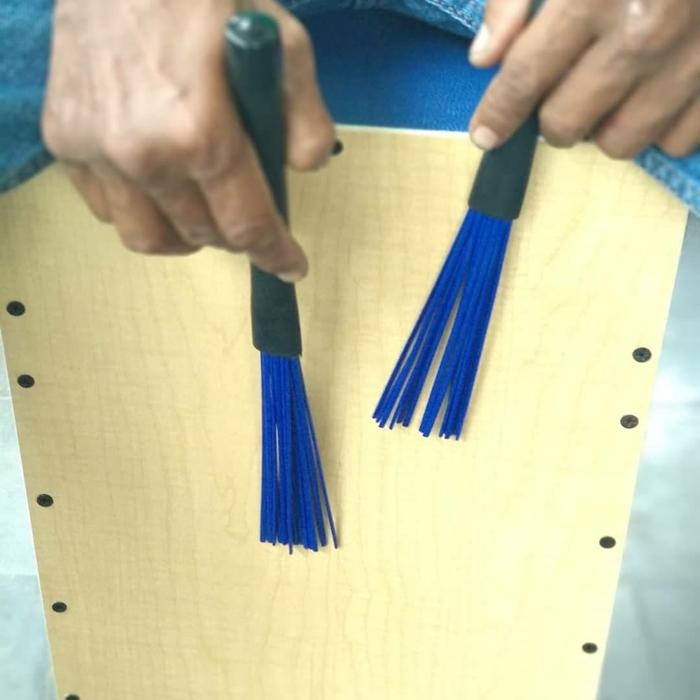 Gambar stick brush cajon/stick cajon/stick kajon/stik kajon/jazziepro/jazzie dari Jazzie Production Kab. Bantul Tokopedia