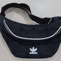 Gambar Adidas originals Waist bag XENO x ISSEY MIYAKE 100% ORIGINAL waistbag dari Sam Sneaker Store Kota Administrasi Jakarta Timur 1 Tokopedia