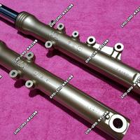 Gambar SHOCKBREAKER DEPAN SET NINJA RR OLD ZX150 GOLD ORIGINAL KAWASAKI dari CHOCHO RACING Kota Bandung 3 Tokopedia
