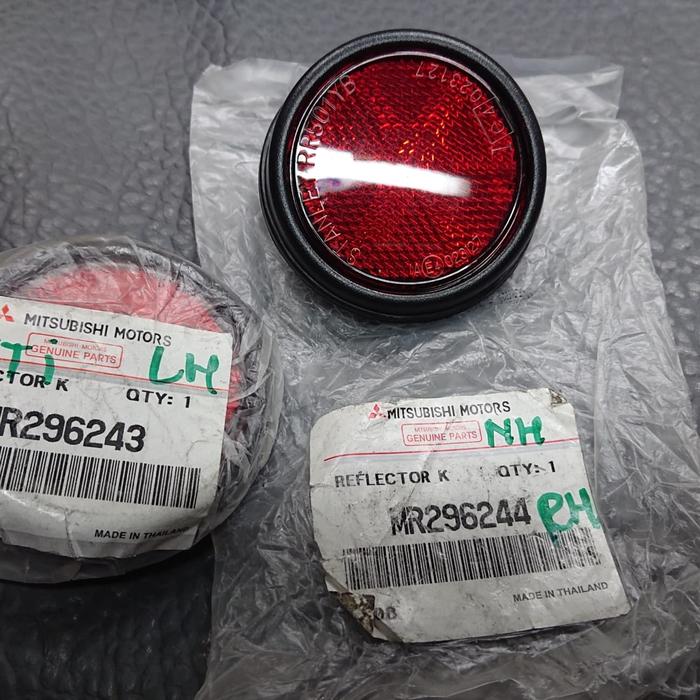 Gambar Reflektor mata kucing mitsubishi L200 strada dari Toko Sparepart E Kota Administrasi Jakarta Pusat Tokopedia