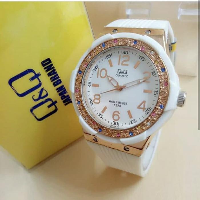 Gambar jam tangan wanita q&q brand white gold dari ATM_atitentrem Kab. Tulungagung Tokopedia