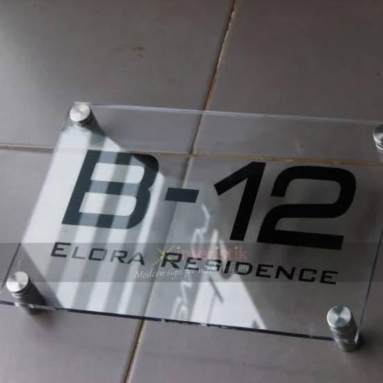 Gambar papan nomer rumah acrilik 3mm ukuran 20x25 cm atau max 500cm2 dari Al advert Kab. Bekasi Tokopedia
