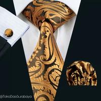 Gambar gift set batik gold tembaga isi dasi panjang, handkerchief, cufflinks dari Xshop Collectible Store Kota Surabaya 1 Tokopedia