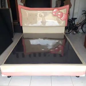 divan dan sandaran helookitty