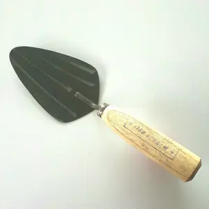 Sendok Semen Baja Lancip Tanah Taman