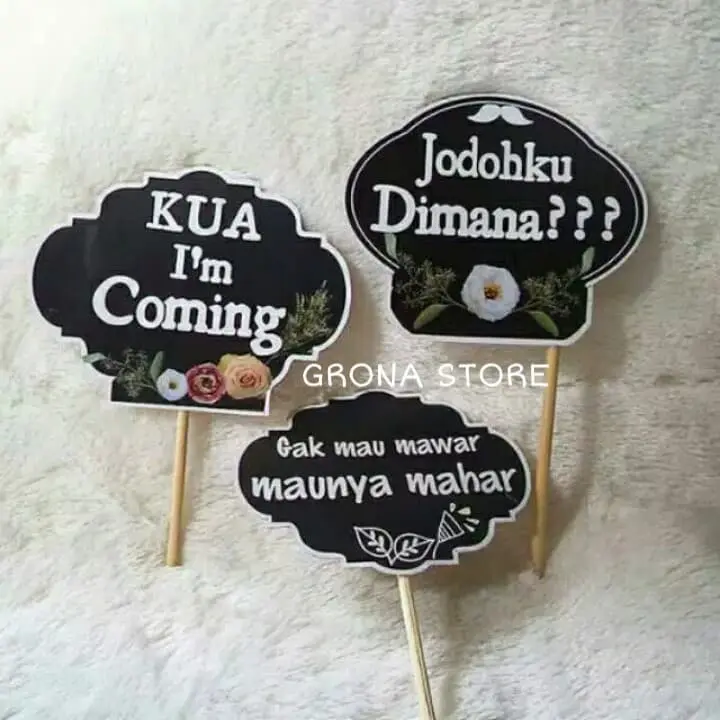 Props photobooth, properti wedding bisa request tulisan