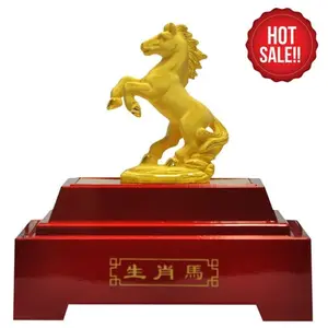 Patung shio kuda kecil