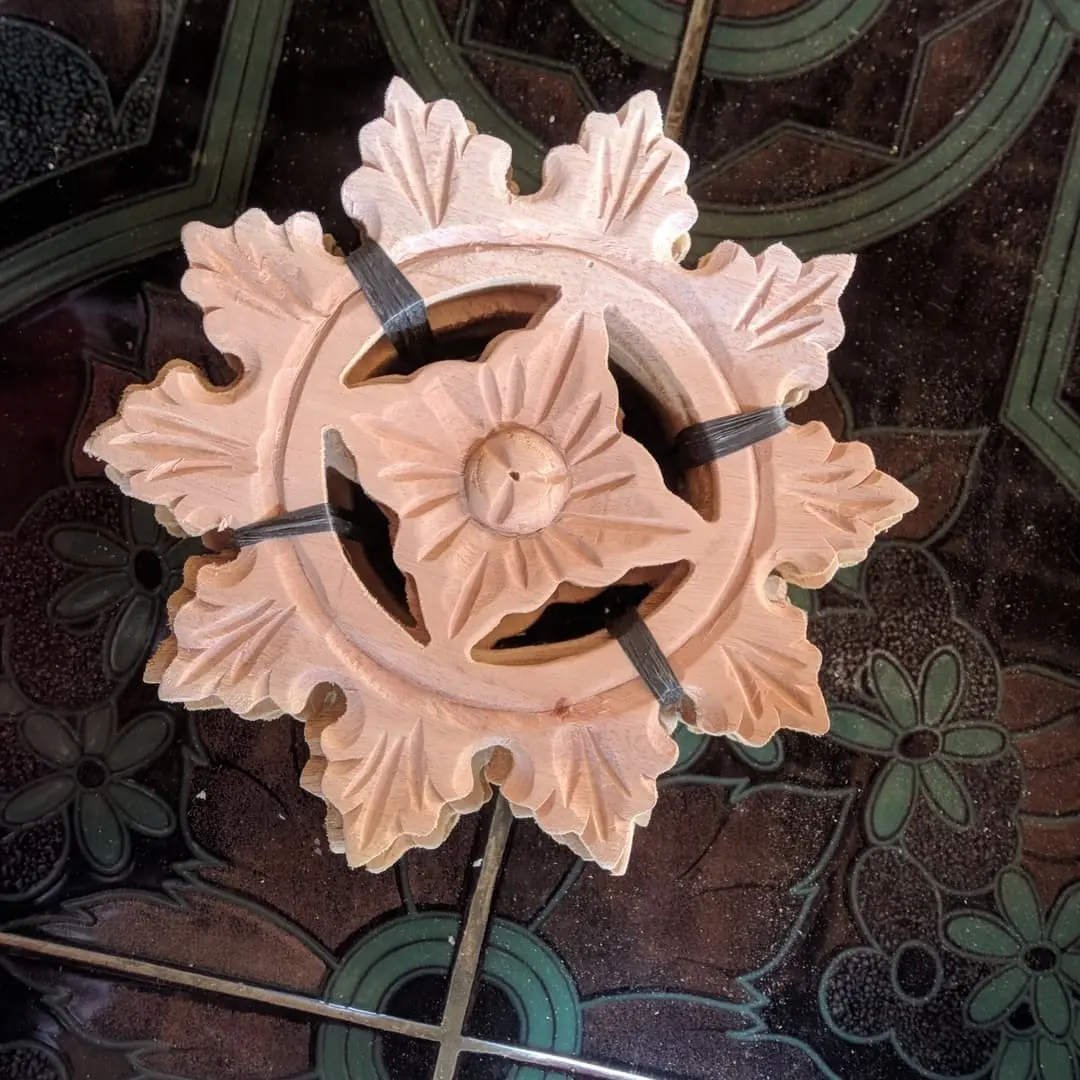 ornamen ukir jepara model cemara bulat kecil