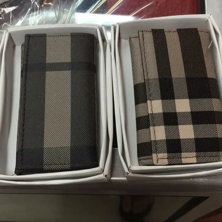 Dompet Gantungan Kunci STNK Mobil & Motor Motif Brubery Bahan Kanvas Kuat 18x10 cm dengan 1 Kantung Besar & 2 Kantung Kecil untuk Karcis Parkir - Car, Foto