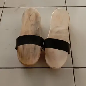 sendal bakiak kayu polos anti air