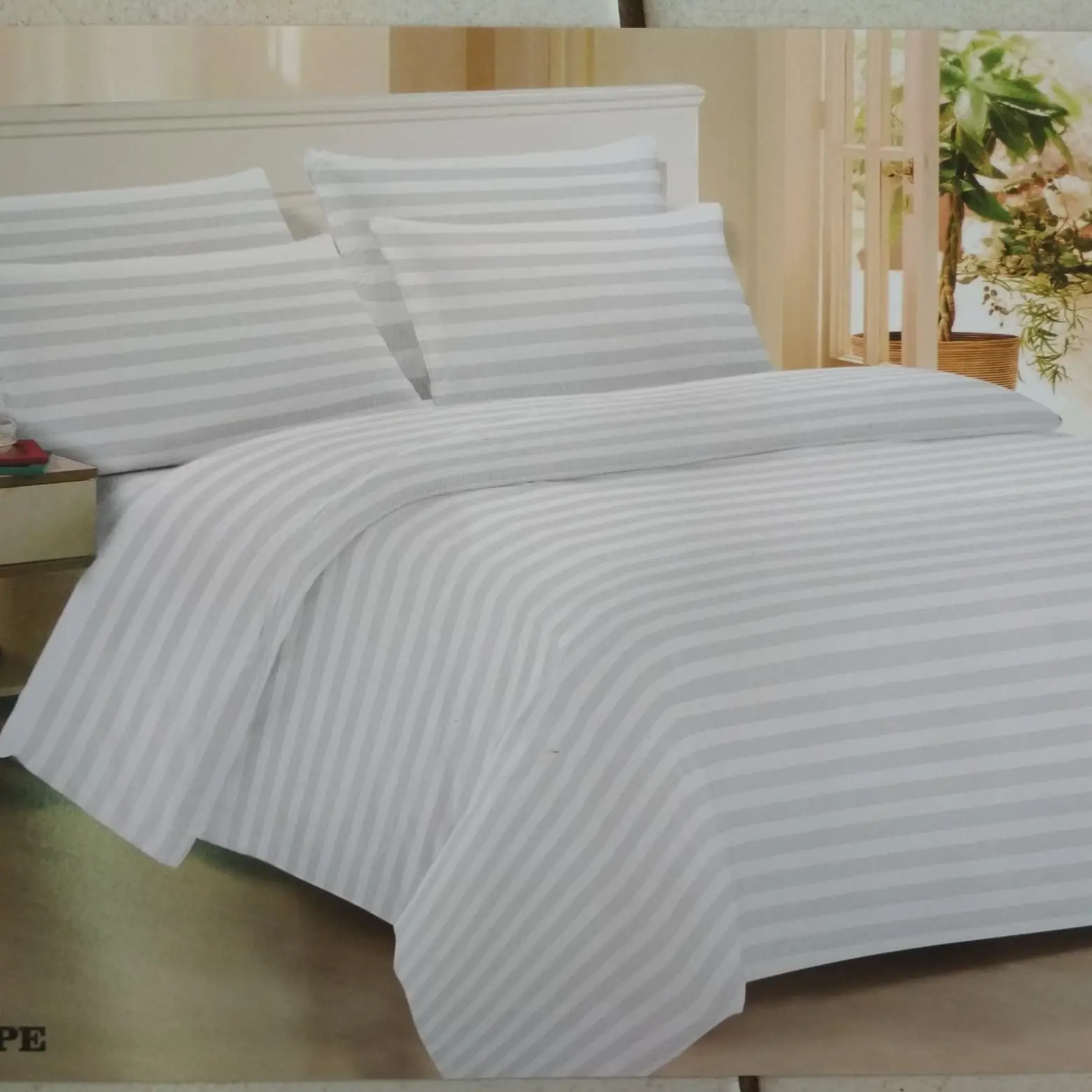 Comforter King size Hotel Emboss Putih Salur Tanpa Sprei