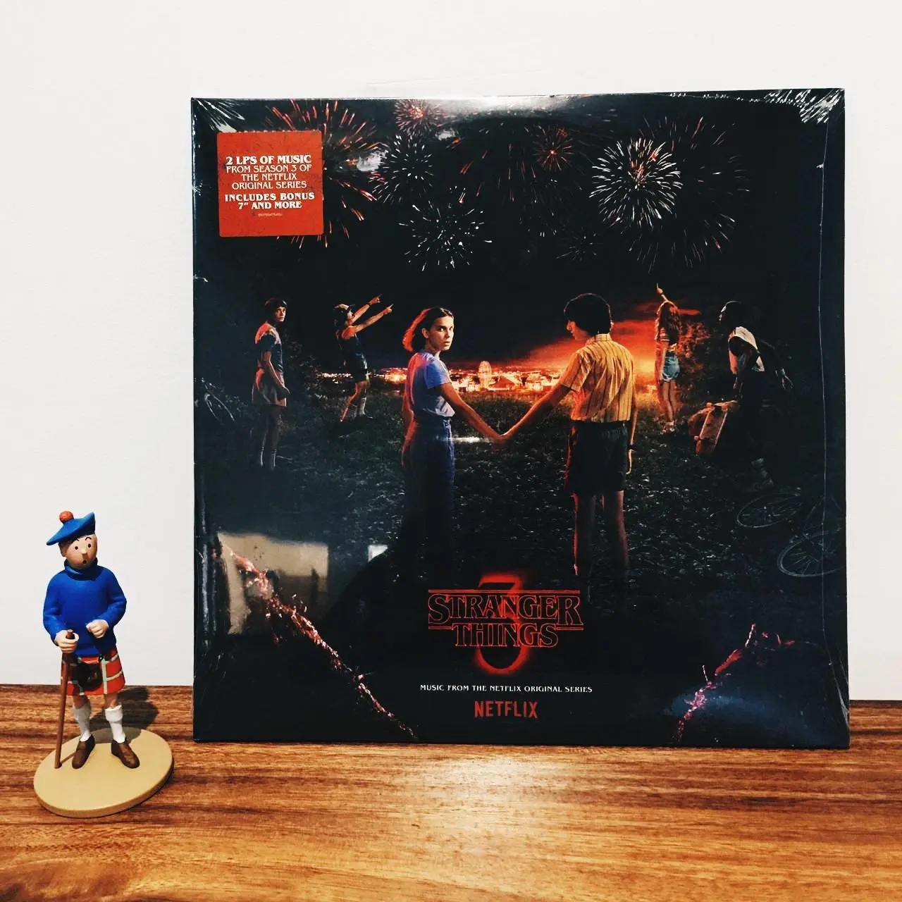 PIRINGAN HITAM / VINYL OST. STRANGER THINGS SEASON 3 (2LP + 7")