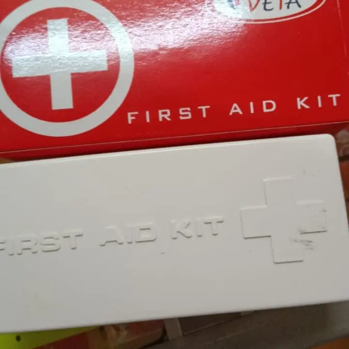 KOTAK P3K RESCUE FIRST AID KIT. SAFETY BERIKUT ISINYA MURAH