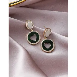 LRC Anting Tusuk Fashion Black Diamond Openwork Heart Love D63756