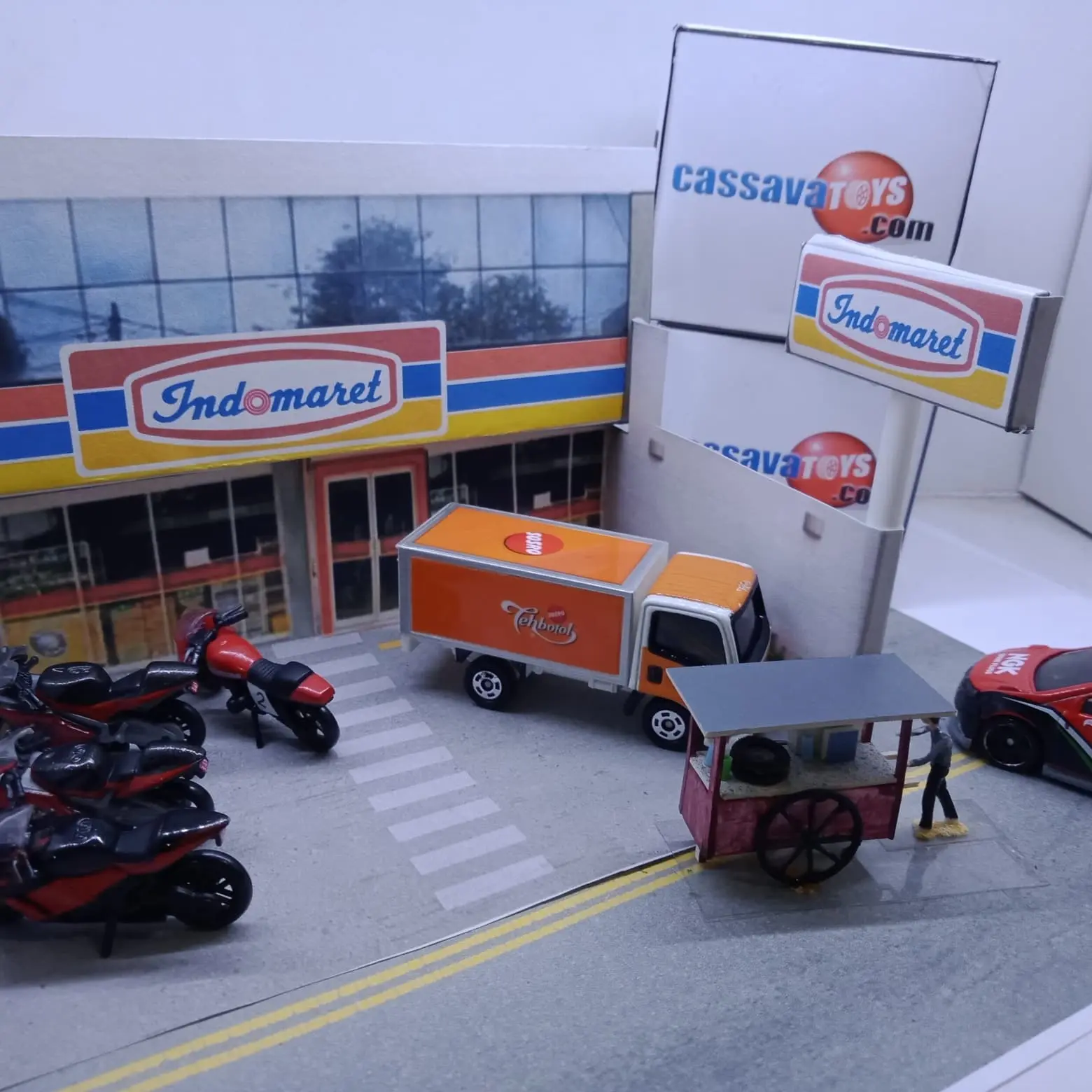 Diorama Pappercraft Toko Minimarket Indomaret