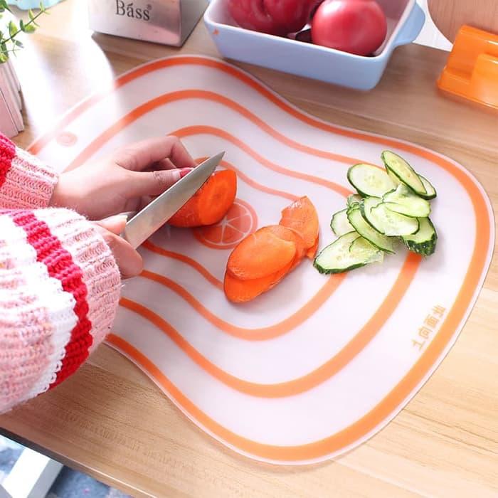 Gambar Telenan / Alas Pemotong Bahan Makanan PVC (41*31cm) dari Dunia Jasmine Kota Surabaya Tokopedia