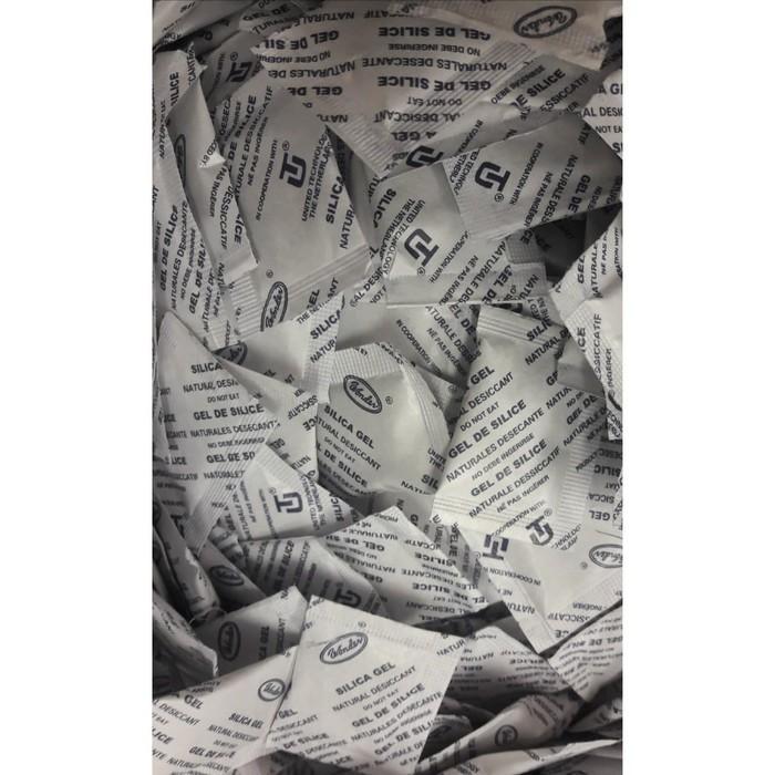 Gambar SILICA GEL NATURAL uk. 3x4cm SILIKA GEL dari Lady Red.Perfume Kab. Karanganyar Tokopedia