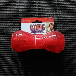 PSD1-MAINAN / TOY merk KONG - SQUEEZZ DUMBBELL (LARGE)