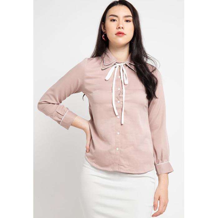Gambar FAME - Blouse Wanita Lengan Panjang Detail Kerah Dengan Tali Ikat  Beige - 9211694 - XL dari FAME Official Kota Surabaya Tokopedia