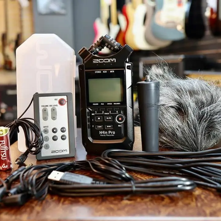 ZOOM H4n PRO BLACK Handy Recorder + APH-4NPro + RC-4 + MA2