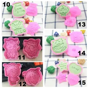 Cetakan Kue Biskuit Cake Bento Kartun Hello Kitty Doraemon Mickey Pooh