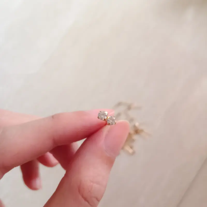 Anting Tusuk ringan giwang Emas Asli 70% 1