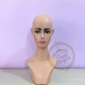 manekin kepala plastik cewek coklat