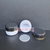 Gambar POT CREAM 12,5 GRAM HITAM/PUTIH dari Ihsan Plast Kab. Malang 1 Tokopedia