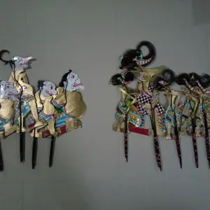 SATU SET WAYANG KULIT PENDAWA LIMA DAN PUNAKAWAN