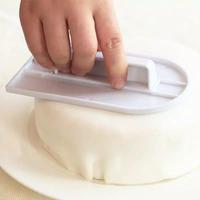 Gambar CAKE SMOOTHER PENGHALUS FONDANT CAKE / PERATA CREAM KUE ULANG TAHUN dari Dt.Shop Medan Kota Medan 2 Tokopedia