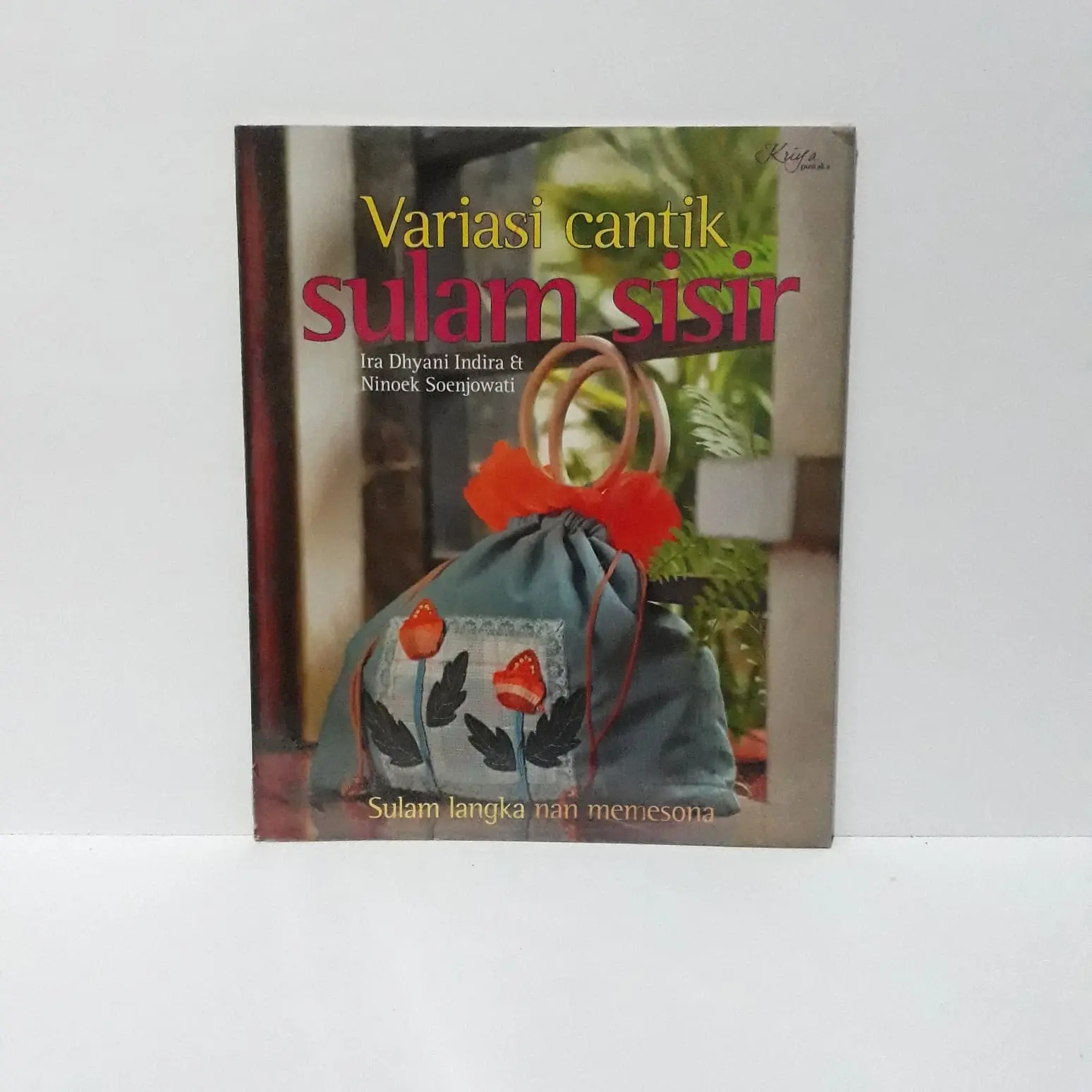 Buku Keterampilan - Variasi Sulam Sisir (Sulam Langka Nan Memesona)